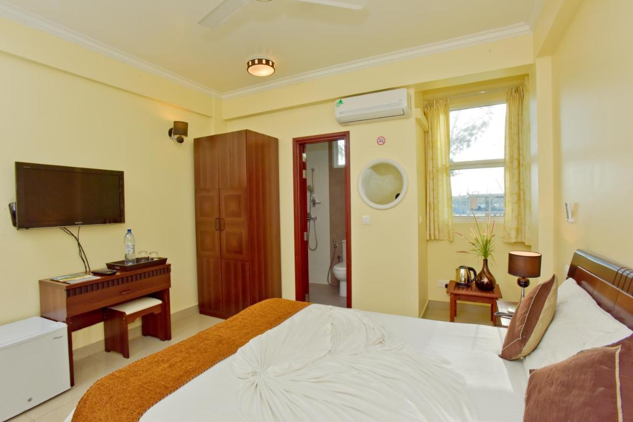 Crystal Beach Inn Мале Экстерьер фото
